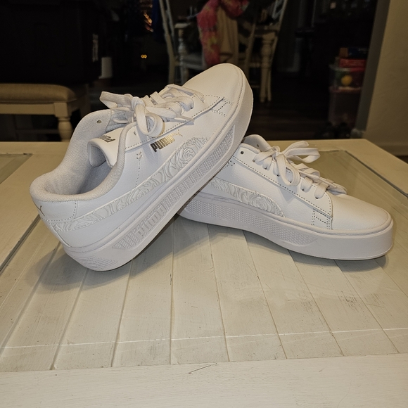 Puma women's Size 9 Shoes - Picture 4 of 8